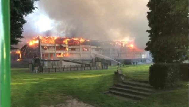 La piscine de Valenciennes détruite par un incendie