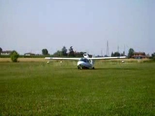 Motorista valuta proposte di collab.