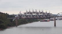 Destruction d'un pont quasi-centenaire aux Etats-Unis