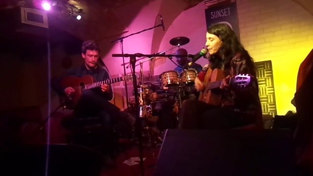 Leila et Cyril Duclos avec Serge Marne Les petites roulottes de Luc Romann