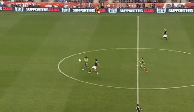 la course folle de DeAndre Yedlin pour rattraper l'attaquant adverse