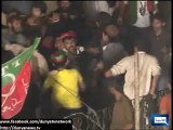 Dunya News - PTI workers brawl with each other at 'Azadi March' protest