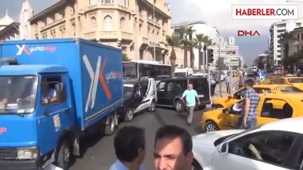 İşçiler Birbirlerini Zincirledi, Yolu Kapadı