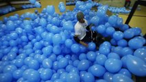 Skateboard 5000 balloons