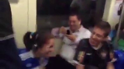 Palmeirense dá de cara com inúmeros corintianos no metrô