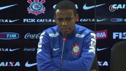 Coração divido? Elias retruca após pergunta indesejável