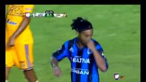 Ronaldinho se déchire  sur un pénatly pour son 1er match