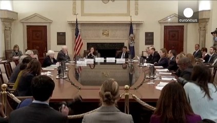 Federal Reserve renews low interest rate pledge