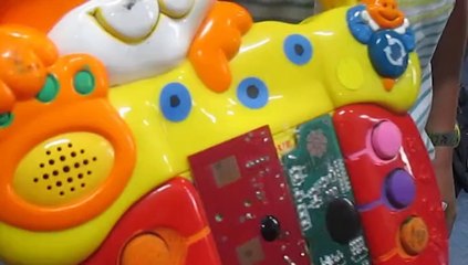 Video de l'atelier circuit Bending au Zinc, Mai 2014
