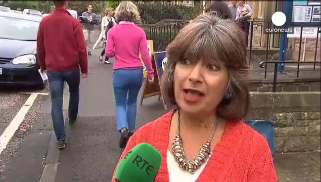 Big guns vote in Scottish referendum with result in the balance