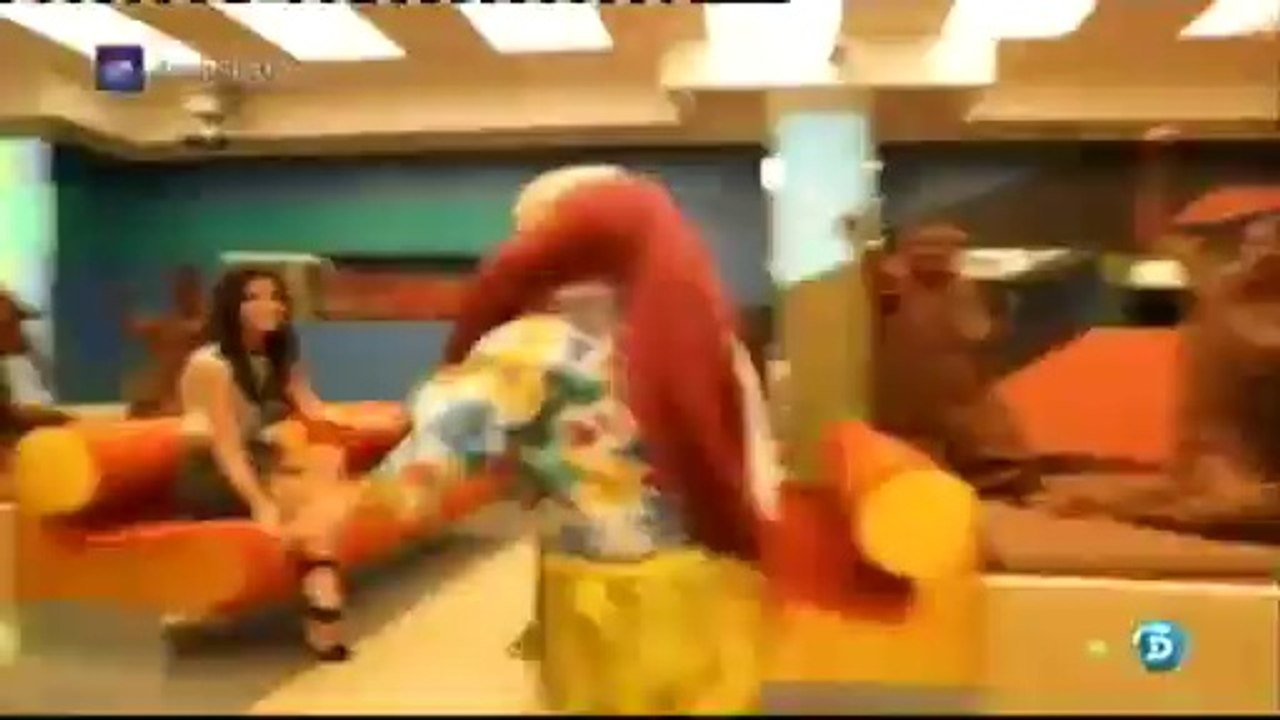 María y Hugo en el flashmob de inicio de GH15