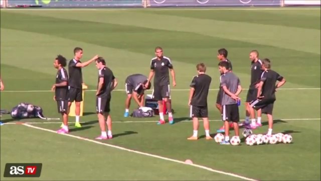Cristiano Ronaldo group expels James Rodriguez during training.