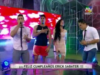 Erick Sabater recibe sorpresa de cumpleaños