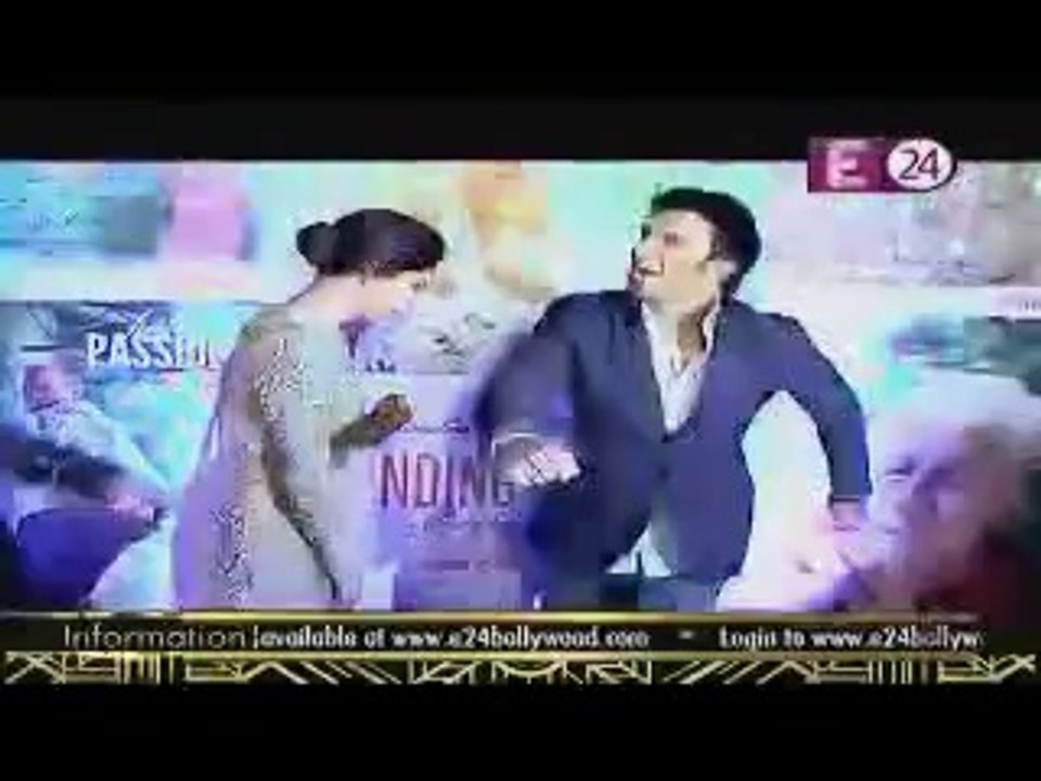 Ranveer upset with Deepika 19th September 2014 www.apnicommunity.com