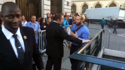 Grosse affluence à l'Apple Store d'Opéra pour la sortie de l'iPhone 6 et l'iPhone 6 Plus