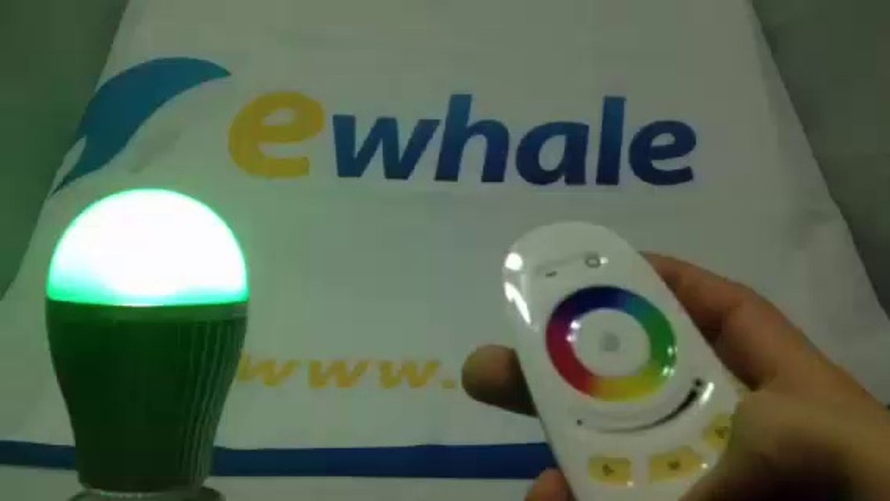 Ampoule LED 9W Wifi, RGB, ambout E27 blanc chaud
