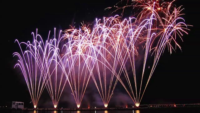 Ma thèse en deux minutes N°2 - Quel est le point commun entre un volant de badminton et une lance de pompiers?