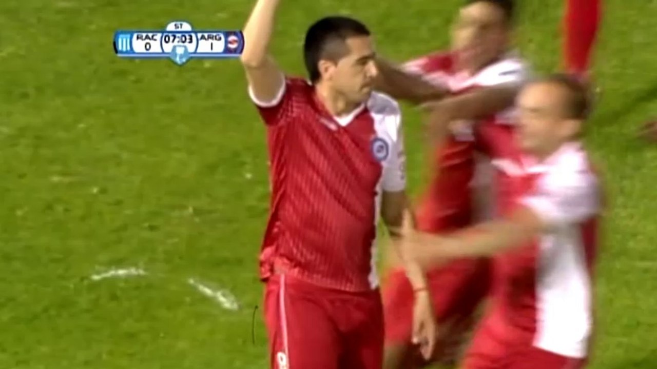 Wonderful free-kick from Juan Roman Riquelme