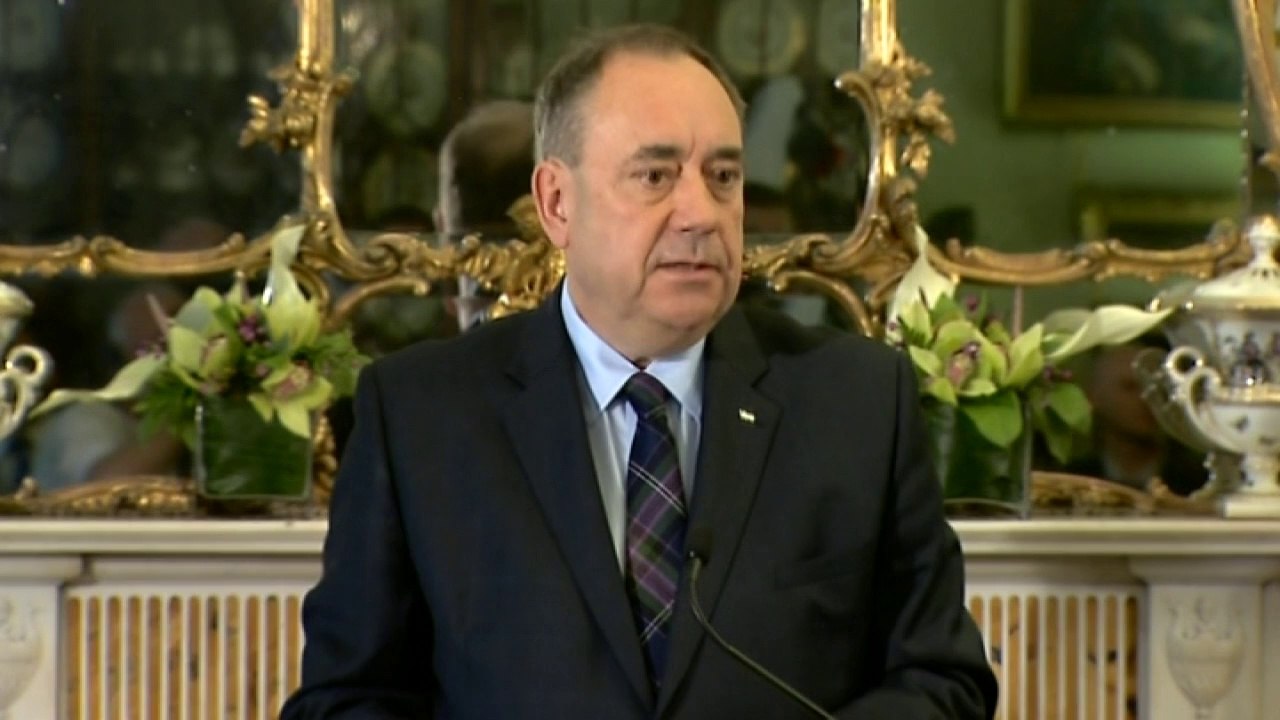 Alex Salmond announces his resignation