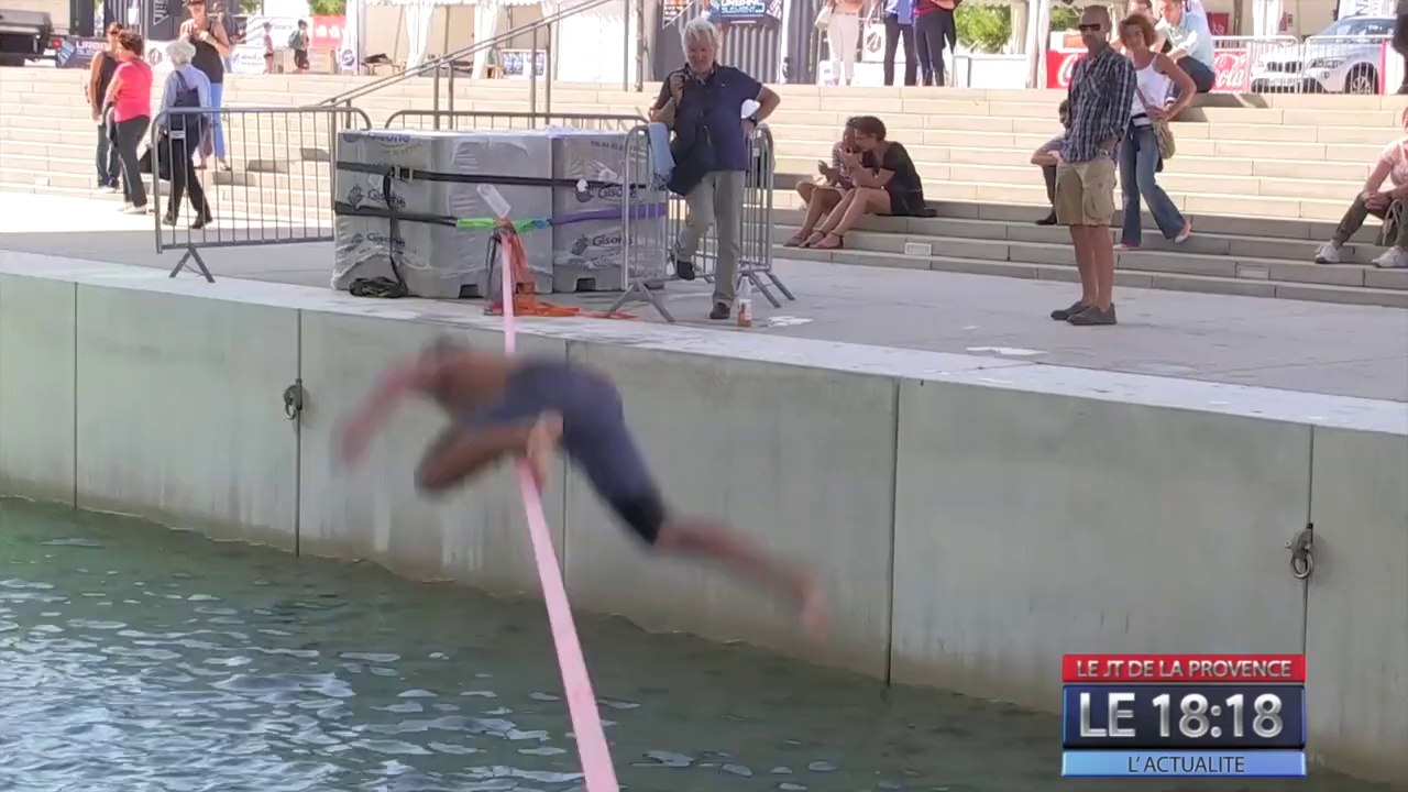 Marseille : folles acrobaties au pied du Mucem