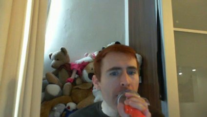 Wiwi égratigne "petite Emilie" de Keen'V