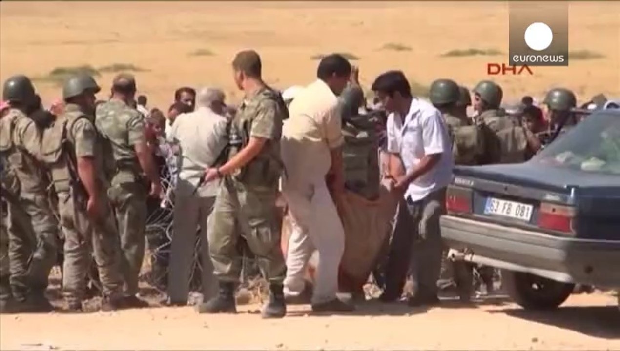 I curdi siriani scappano in Turchia, temono l'Isil