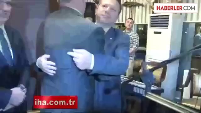 Vali Aksoy Hem Ağladı Hem Ağlattı