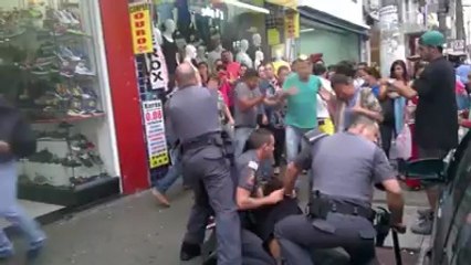 Policial de Sp atira na cabeça de vendedor