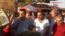 Didim'de, Mahalleli Çok Sayıda Kaza Yaşanan Yolu Kapattı