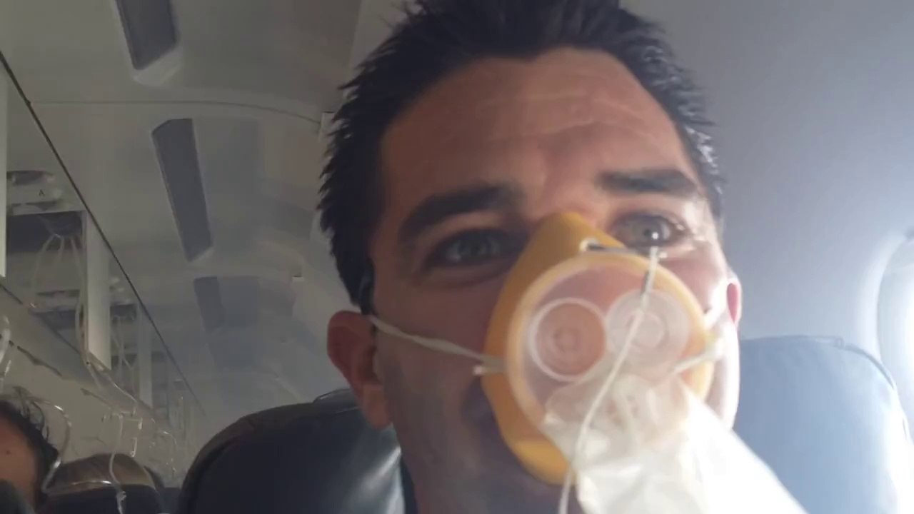Smoke-filled JetBlue plane makes dramatic emergency landing