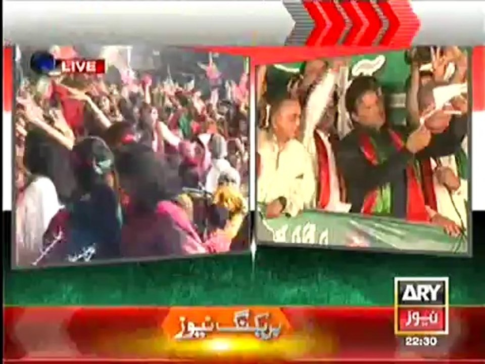 Imran Khan doing civil disobedience and burning all his utility bills during live speech
