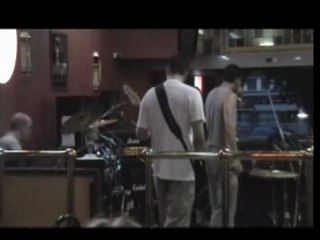 Bornfromnoise Mathématique Live: Un Excellent Groupe de Metal