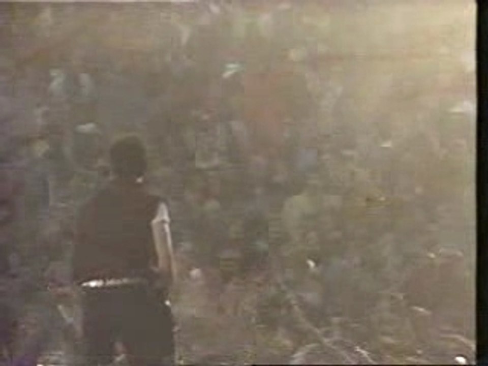 U2 - Bloody Bloody Sunday