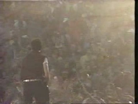 U2 - Bloody Bloody Sunday