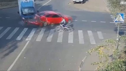 Le cycliste le plus chanceux au monde !