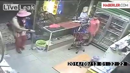 Gece Yarısı Tangayla Benzinciye Geldi!