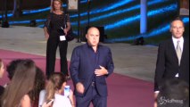 Gran finale a Roma Fiction fest, Isabella Ferrari affascinante su pink carpet con Luca Zingaretti