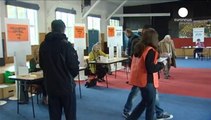 مواطنو نيوزيلندا يدلون بأصواتهم في الانتخابات العامة