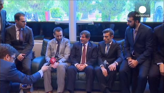 Осовбожденные в Ираке турецкие заложники вернулись домой