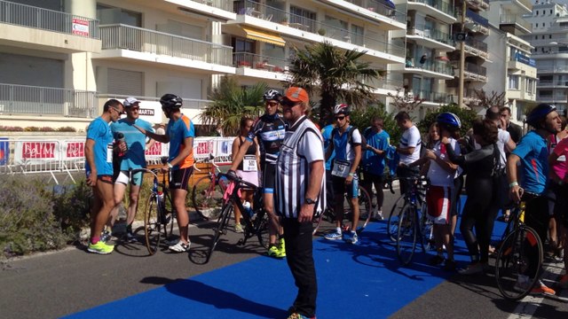 Triathlon : avant le départ dans le parc à vélos