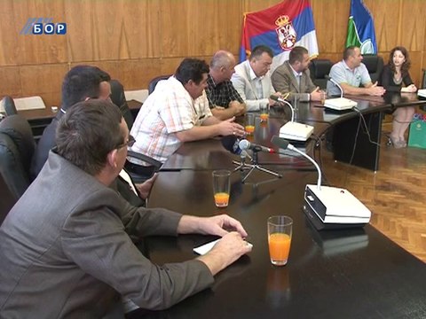 Učesnici festivala Malinik u Opštini Bor, 20. septembar 2014. (RTV Bor)
