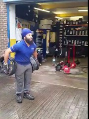 Singh Lifts Tire Rims