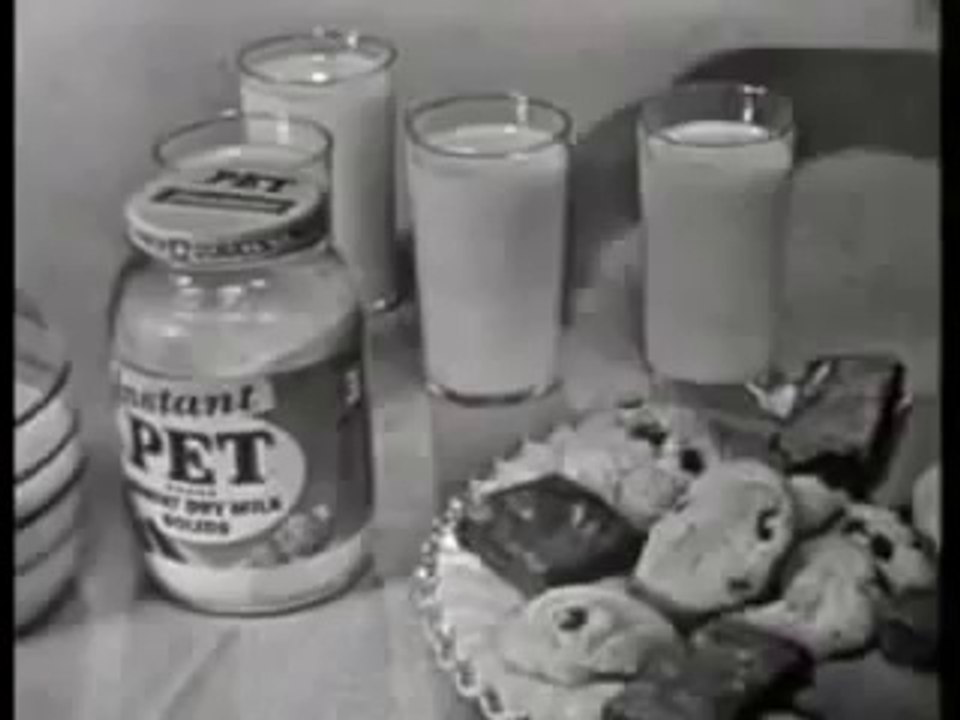 1955 POWDERED PET MILK ~ IN A GLASS JAR