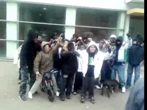 (MeSoX AkA PiZzA) En MoDe ClIpPp SiSi