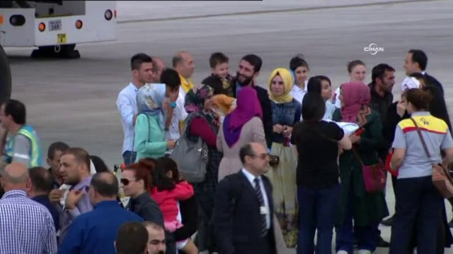 60.000 kurdos huyen del EI