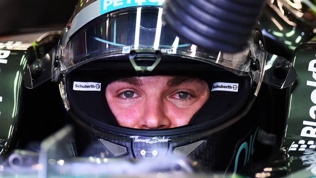 GP Singapore, Hamilton beffa Rosberg