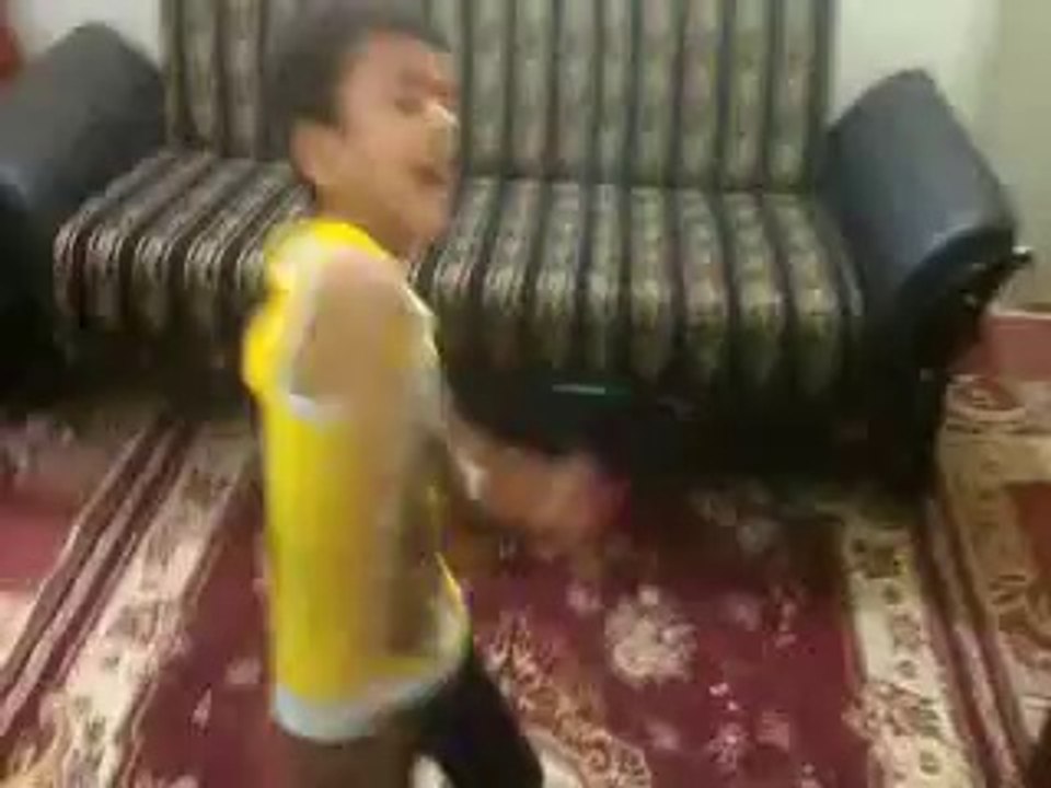 Go Nawaz Go... Funny Acclamation & Peaceful Protest For A Real Revolution (Change) In Pakistan...  By A Six Year Old Kid " Izn-e-Kashan " ..  (Inqilaab, Dharna, Pur Aman Muzaahira)