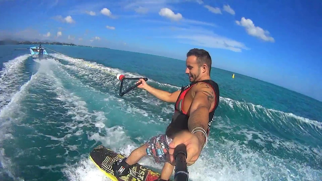 petite session de ski nautique et de wakeboard avant d'embaucher