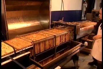 How It_s Made Honey - Bal