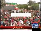 Garida Farooqi Reporting PTI Karachi Jalsa Updates Sitting On A Crane